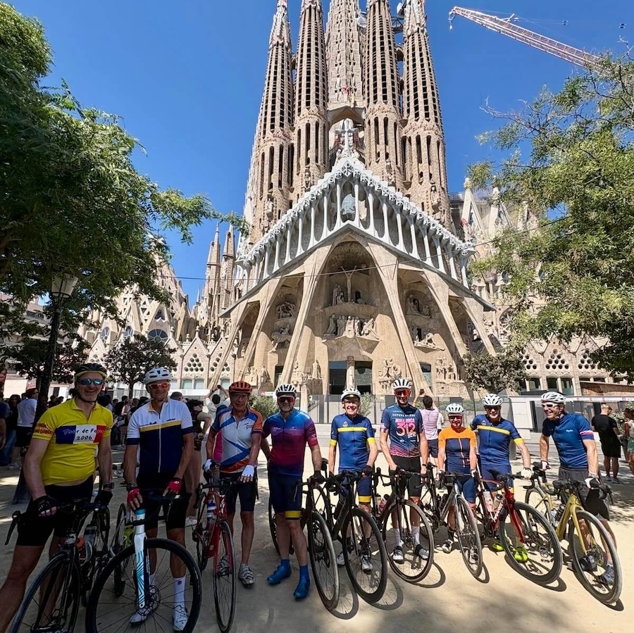 Sagrada Familia group photo blog